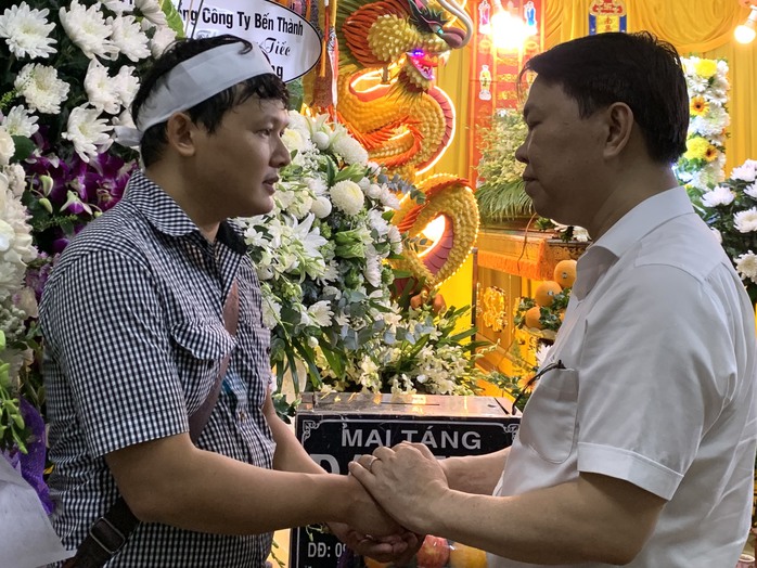 Thăm viếng, hỗ trợ các nạn nhân vụ gãy nhánh cây trong Công viên Tao Đàn- Ảnh 6. Thăm viếng, hỗ trợ các nạn nhân vụ gãy nhánh cây trong Công viên Tao Đàn- Ảnh 6.