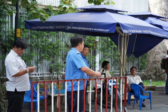 Vụ gãy nhánh cây khiến 5 người thương vong: "Nếu chẳng may, tôi đã là nạn nhân"- Ảnh 5. Vụ gãy nhánh cây khiến 5 người thương vong: "Nếu chẳng may, tôi đã là nạn nhân"- Ảnh 5.