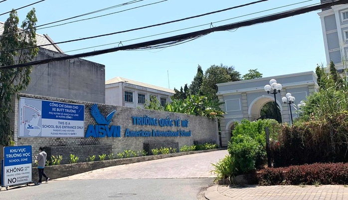 Đình chỉ hoạt động, Trường Quốc tế Mỹ vẫn công khai tổ chức năm học mới?- Ảnh 1. Đình chỉ hoạt động, Trường Quốc tế Mỹ vẫn công khai tổ chức năm học mới?- Ảnh 1.