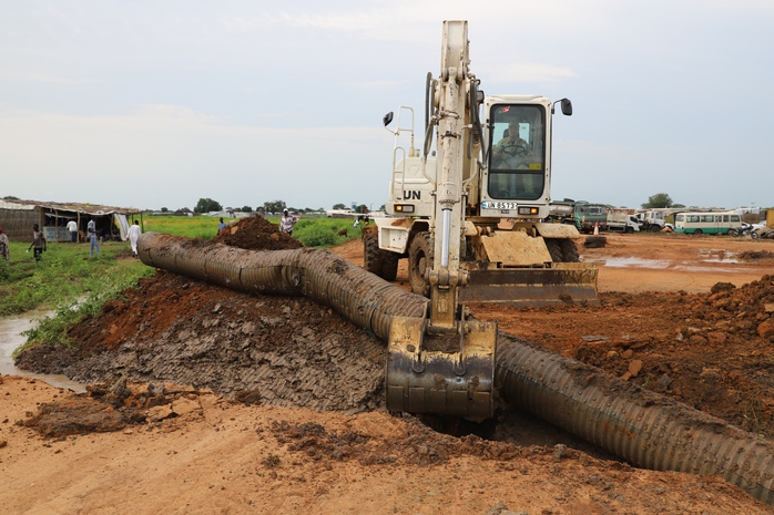 Kỷ niệm Quốc khánh, "bộ đội Cụ Hồ" tặng thuốc, sửa thuyền giúp người dân châu Phi- Ảnh 11. Kỷ niệm Quốc khánh, "bộ đội Cụ Hồ" tặng thuốc, sửa thuyền giúp người dân châu Phi- Ảnh 11.