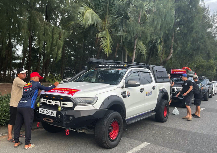 Người dân chùa Hương mang xuồng hỗ trợ người dân Thái Nguyên- Ảnh 3. Người dân chùa Hương mang xuồng hỗ trợ người dân Thái Nguyên- Ảnh 3.