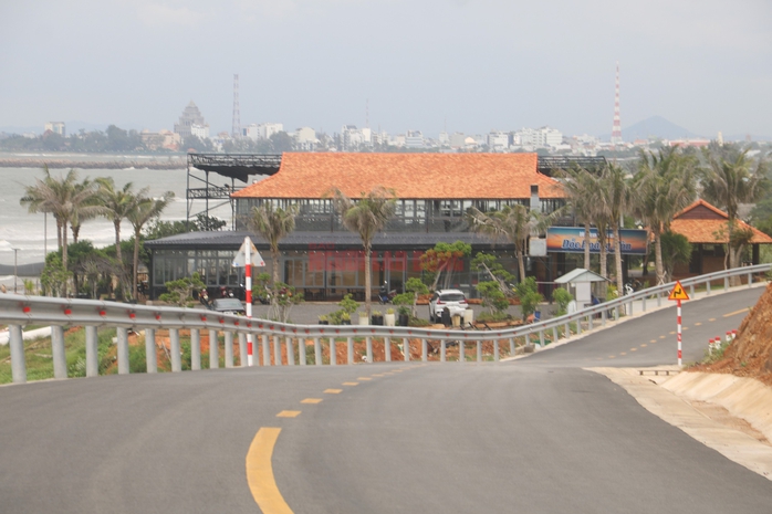 Sẽ tháo dỡ cụm nhà hàng, biệt thự không phép ở dốc Hoàng Hôn- Ảnh 1. Sẽ tháo dỡ cụm nhà hàng, biệt thự không phép ở dốc Hoàng Hôn- Ảnh 1.
