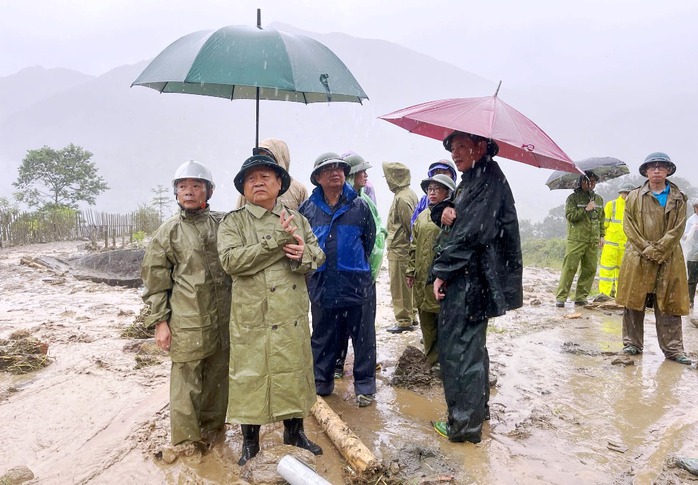 Tang thương Mường Hoa- Ảnh 3. Tang thương Mường Hoa- Ảnh 3.