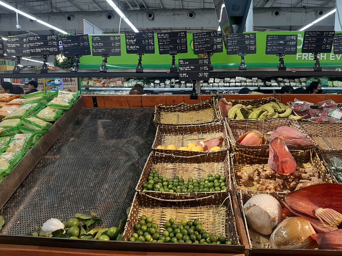 Người dân lại ùn ùn mua thực phẩm tích trữ, Bộ Công Thương khuyến cáo - Ảnh 3. Người dân lại ùn ùn mua thực phẩm tích trữ, Bộ Công Thương khuyến cáo - Ảnh 3.