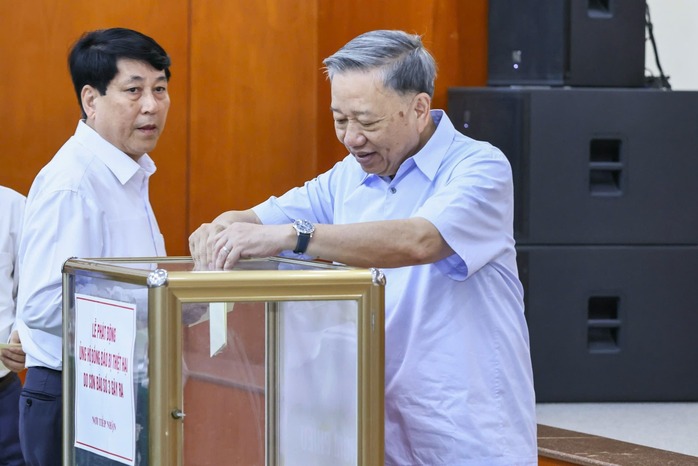 Tổng Bí thư, Chủ tịch nước Tô Lâm ủng hộ đồng bào bị thiệt hại do bão số 3- Ảnh 1. Tổng Bí thư, Chủ tịch nước Tô Lâm ủng hộ đồng bào bị thiệt hại do bão số 3- Ảnh 1.