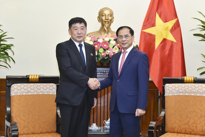 Hoạt động của đoàn ngoại giao Triều Tiên tại Việt Nam- Ảnh 1. Hoạt động của đoàn ngoại giao Triều Tiên tại Việt Nam- Ảnh 1.