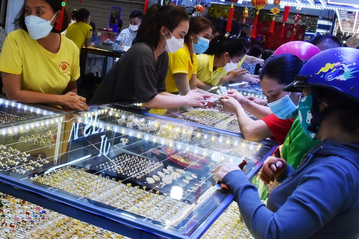 Giá vàng nhẫn trong nước tăng trở lại- Ảnh 1. Giá vàng nhẫn trong nước tăng trở lại- Ảnh 1.