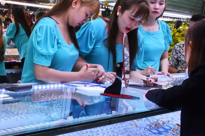 Giá vàng hôm nay, 11-9: Bật tăng dù “sức khỏe”đồng USD mạnh lên- Ảnh 1. Giá vàng hôm nay, 11-9: Bật tăng dù “sức khỏe”đồng USD mạnh lên- Ảnh 1.