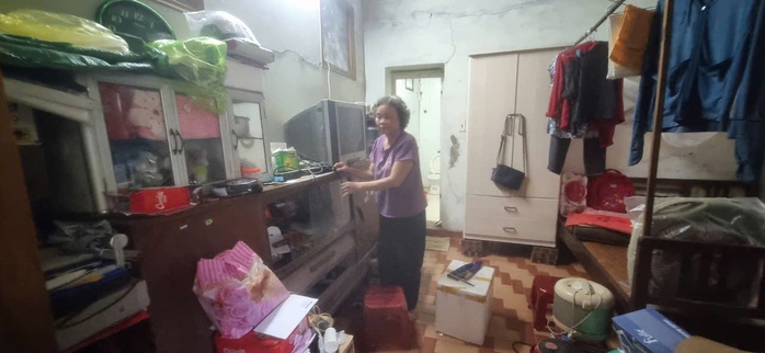 Báo Người Lao Động trao 10 triệu đồng hỗ trợ hộ gia đình nghèo chịu thiệt hại do bão số 3- Ảnh 1. Báo Người Lao Động trao 10 triệu đồng hỗ trợ hộ gia đình nghèo chịu thiệt hại do bão số 3- Ảnh 1.