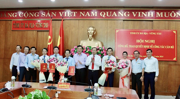 Điều động, bổ nhiệm nhiều cán bộ ở Bà Rịa - Vũng Tàu- Ảnh 2. Điều động, bổ nhiệm nhiều cán bộ ở Bà Rịa - Vũng Tàu- Ảnh 2.