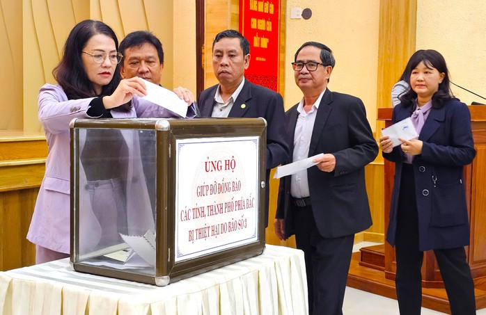 Nhiều tỉnh, thành đóng góp hỗ trợ đồng bào miền Bắc- Ảnh 3. Nhiều tỉnh, thành đóng góp hỗ trợ đồng bào miền Bắc- Ảnh 3.