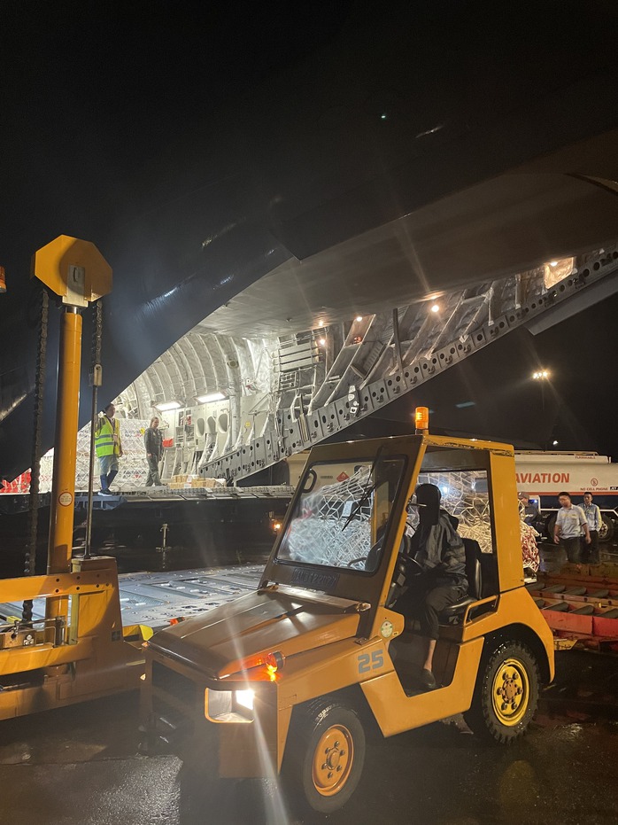 Úc hỗ trợ Việt Nam 3 triệu AUD, lô hàng cứu trợ khẩn cấp đầu tiên đã đến Hà Nội- Ảnh 4. Úc hỗ trợ Việt Nam 3 triệu AUD, lô hàng cứu trợ khẩn cấp đầu tiên đã đến Hà Nội- Ảnh 4.
