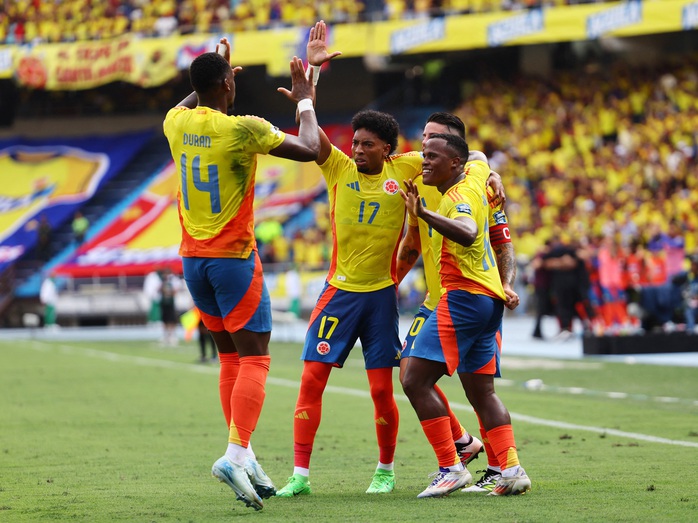 Vắng Messi, Argentina gục ngã trước "đòn thù" Colombia- Ảnh 2. Vắng Messi, Argentina gục ngã trước "đòn thù" Colombia- Ảnh 2.