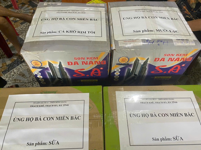 Người dân Hà Tĩnh chế biến thực phẩm, quyên góp vật dụng gửi các tỉnh miền Bắc- Ảnh 9. Người dân Hà Tĩnh chế biến thực phẩm, quyên góp vật dụng gửi các tỉnh miền Bắc- Ảnh 9.