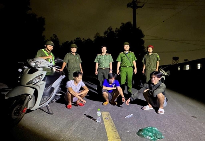 Bất ngờ với phát hiện khi tuần tra đêm tại một xã ở Đồng Nai - Ảnh 1. Bất ngờ với phát hiện khi tuần tra đêm tại một xã ở Đồng Nai - Ảnh 1.