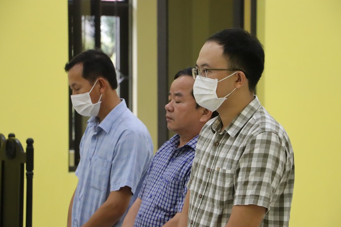 Một giám đốc công ty giúp 2 cựu cán bộ ở Cà Mau làm giả hàng trăm tài liệu - Ảnh 1. Một giám đốc công ty giúp 2 cựu cán bộ ở Cà Mau làm giả hàng trăm tài liệu - Ảnh 1.
