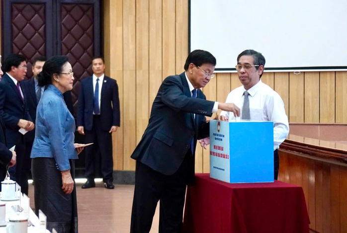 Tổng Bí thư, Chủ tịch nước Lào Thongloun Sisoulith và phu nhân tại lễ phát động. Ảnh: Hoàng Triều Tổng Bí thư, Chủ tịch nước Lào Thongloun Sisoulith và phu nhân tại lễ phát động. Ảnh: Hoàng Triều