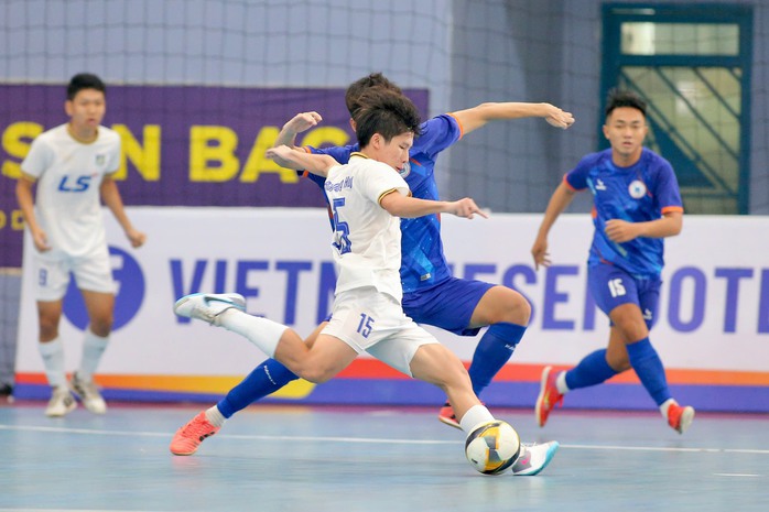 U20 futsal VĐQG: Xác định 2 cặp góp mặt ở bán kết- Ảnh 2. U20 futsal VĐQG: Xác định 2 cặp góp mặt ở bán kết- Ảnh 2.