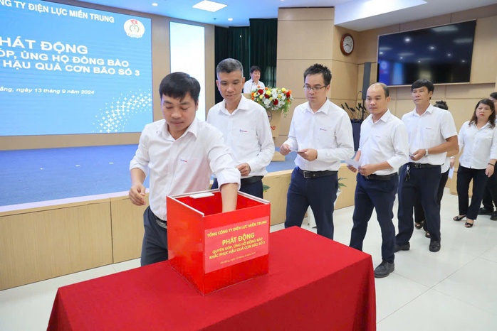 EVNCPC quyên góp gần 4,7 tỉ đồng ủng hộ đồng bào vùng bão lũ- Ảnh 2. EVNCPC quyên góp gần 4,7 tỉ đồng ủng hộ đồng bào vùng bão lũ- Ảnh 2.