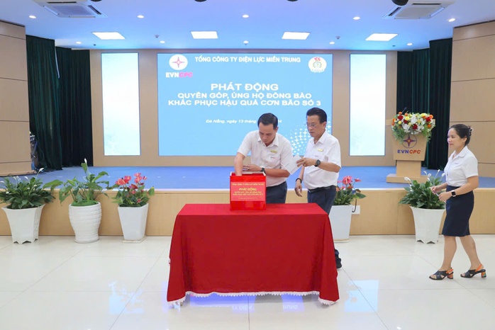 EVNCPC quyên góp gần 4,7 tỉ đồng ủng hộ đồng bào vùng bão lũ- Ảnh 3. EVNCPC quyên góp gần 4,7 tỉ đồng ủng hộ đồng bào vùng bão lũ- Ảnh 3.