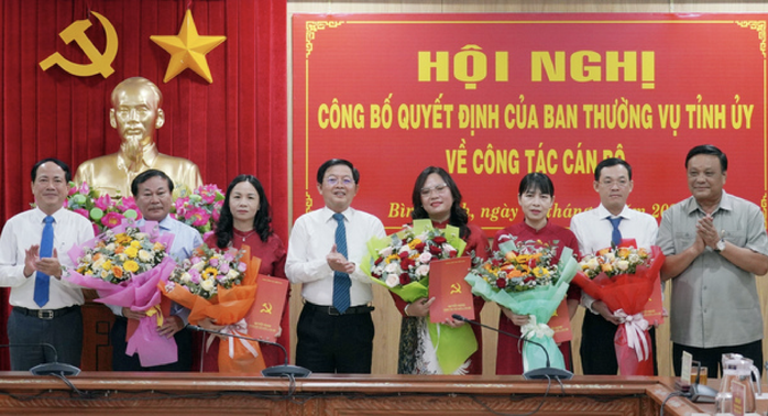 Bình Định điều động, luân chuyển nhiều cán bộ chủ chốt- Ảnh 1. Bình Định điều động, luân chuyển nhiều cán bộ chủ chốt- Ảnh 1.