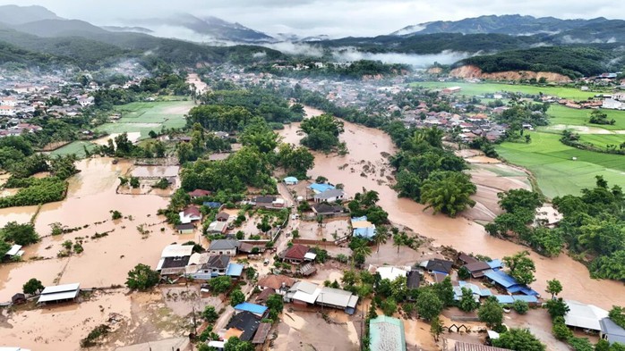 Myanmar, Thái Lan, Lào chiến đấu với lũ lụt hậu bão Yagi- Ảnh 19. Myanmar, Thái Lan, Lào chiến đấu với lũ lụt hậu bão Yagi- Ảnh 19.