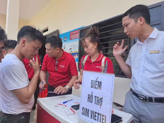 Người lao động bị ảnh hưởng do bão số 3 được hỗ trợ thế nào?- Ảnh 1. Người lao động bị ảnh hưởng do bão số 3 được hỗ trợ thế nào?- Ảnh 1.