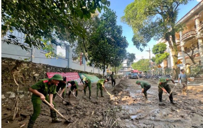 Lại thêm một vụ sạt lở đất ở Yên Bái, 2 người thương vong- Ảnh 1. Lại thêm một vụ sạt lở đất ở Yên Bái, 2 người thương vong- Ảnh 1.