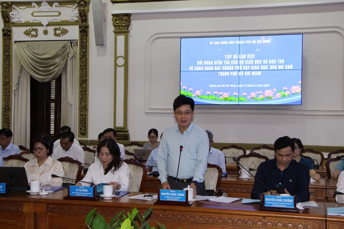 Công nhận TP HCM đạt chuẩn phổ cập giáo dục, xóa mù chữ- Ảnh 2. Công nhận TP HCM đạt chuẩn phổ cập giáo dục, xóa mù chữ- Ảnh 2.
