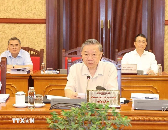 Tổng Bí thư, Chủ tịch nước Tô Lâm chủ trì họp Bộ Chính trị về nội dung quan trọng của 2 địa phương- Ảnh 3. Tổng Bí thư, Chủ tịch nước Tô Lâm chủ trì họp Bộ Chính trị về nội dung quan trọng của 2 địa phương- Ảnh 3.