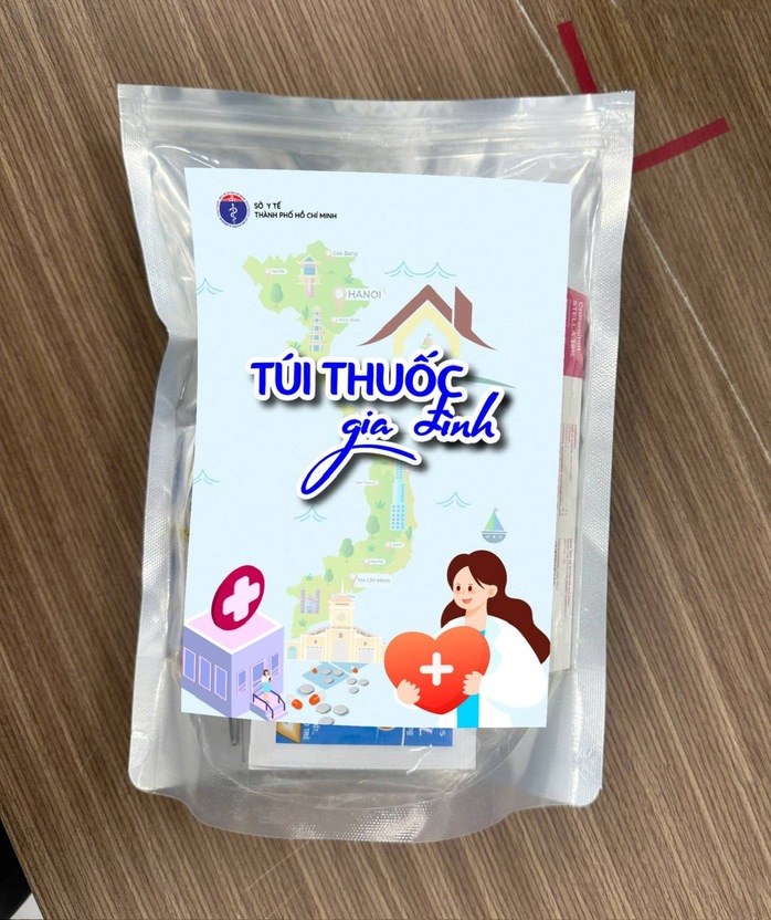 TP HCM gửi 30.000 túi thuốc hỗ trợ đồng bào miền Bắc bị bão lũ- Ảnh 1. TP HCM gửi 30.000 túi thuốc hỗ trợ đồng bào miền Bắc bị bão lũ- Ảnh 1.