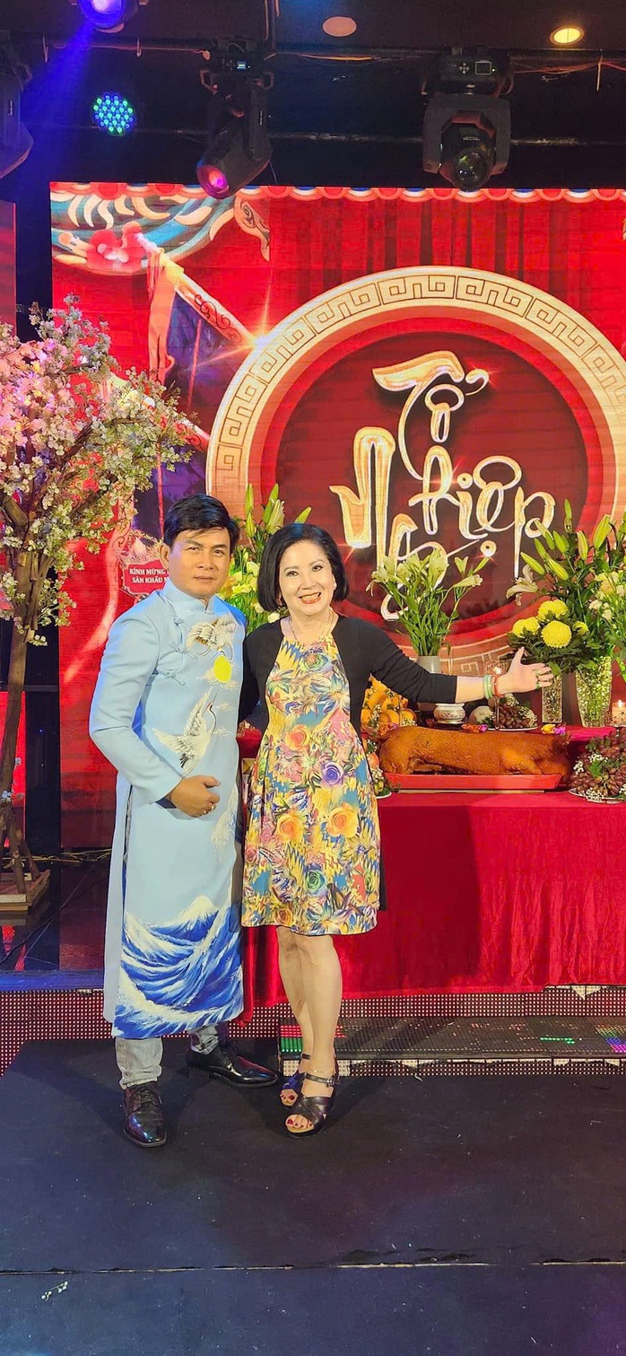 Nghệ sĩ tề tựu mừng Ngày truyền thống Sân khấu Việt Nam- Ảnh 3. Nghệ sĩ tề tựu mừng Ngày truyền thống Sân khấu Việt Nam- Ảnh 3.