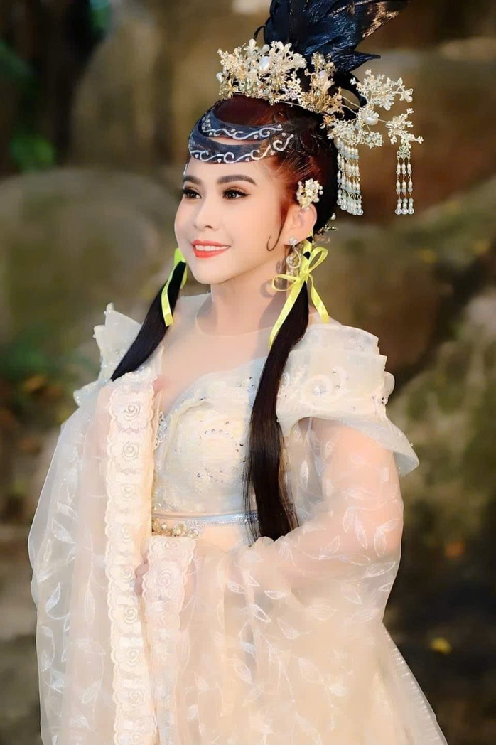 Nghệ sĩ tề tựu mừng Ngày truyền thống Sân khấu Việt Nam- Ảnh 7. Nghệ sĩ tề tựu mừng Ngày truyền thống Sân khấu Việt Nam- Ảnh 7.