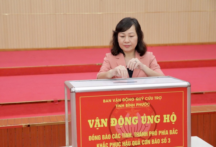 Bà Rịa - Vũng Tàu, Bình Phước ủng hộ đồng bào vùng bão lũ miền Bắc- Ảnh 8. Bà Rịa - Vũng Tàu, Bình Phước ủng hộ đồng bào vùng bão lũ miền Bắc- Ảnh 8.