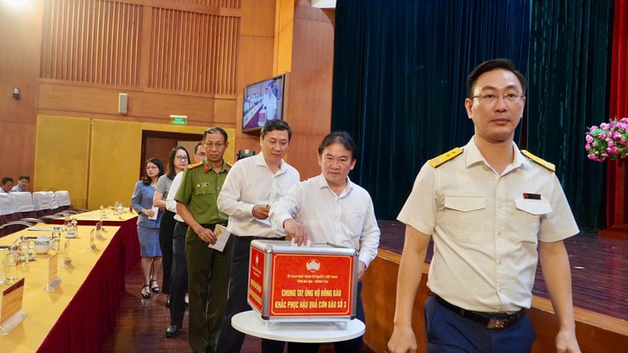 Bà Rịa - Vũng Tàu, Bình Phước ủng hộ đồng bào vùng bão lũ miền Bắc- Ảnh 1. Bà Rịa - Vũng Tàu, Bình Phước ủng hộ đồng bào vùng bão lũ miền Bắc- Ảnh 1.