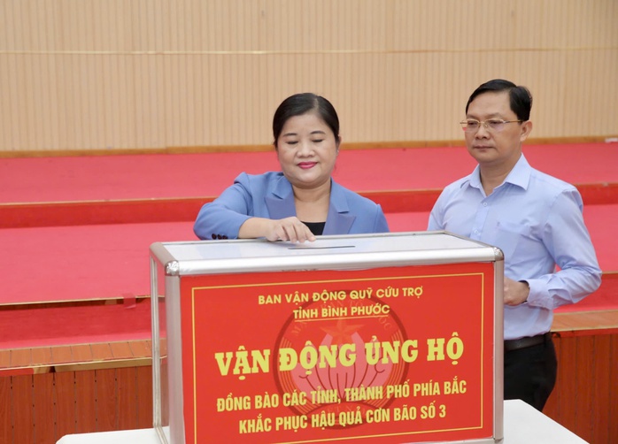 Bà Rịa - Vũng Tàu, Bình Phước ủng hộ đồng bào vùng bão lũ miền Bắc- Ảnh 9. Bà Rịa - Vũng Tàu, Bình Phước ủng hộ đồng bào vùng bão lũ miền Bắc- Ảnh 9.
