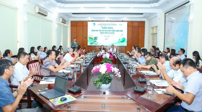 Giảm phát thải khí nhà kính để ngành chăn nuôi phát triển bền vững- Ảnh 2. Giảm phát thải khí nhà kính để ngành chăn nuôi phát triển bền vững- Ảnh 2.