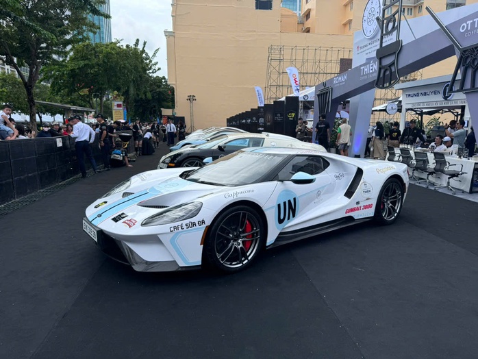 Thỏa thích ngắm siêu xe tại sự kiện Gumball 3000 ở TP HCM- Ảnh 3. Thỏa thích ngắm siêu xe tại sự kiện Gumball 3000 ở TP HCM- Ảnh 3.