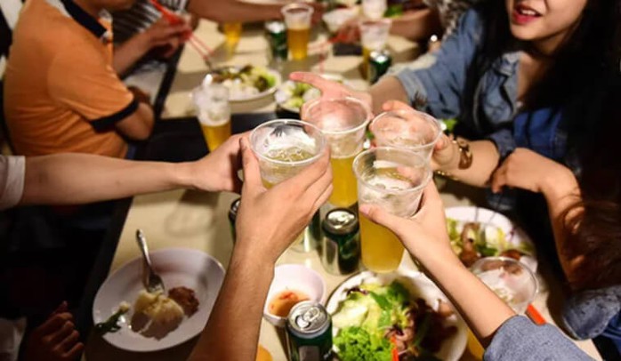 Đồng Tháp: Nghiêm cấm cán bộ, công chức uống rượu bia vào trưa các ngày làm việc- Ảnh 1. Đồng Tháp: Nghiêm cấm cán bộ, công chức uống rượu bia vào trưa các ngày làm việc- Ảnh 1.