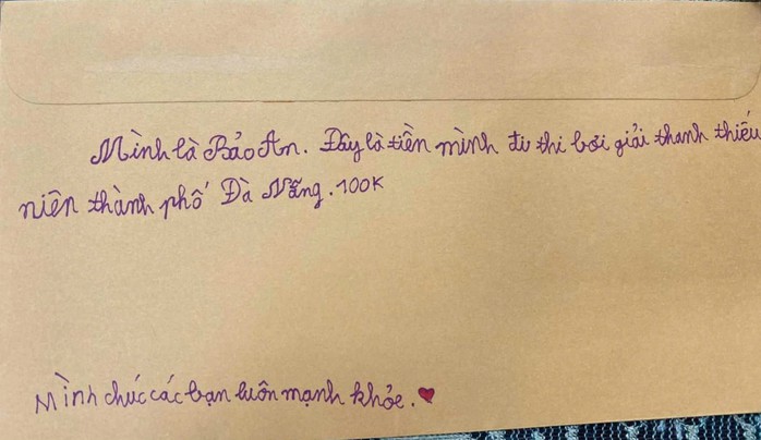 Xúc động lá thư kèm tiền ủng hộ của 1 học sinh Đà Nẵng gửi miền Bắc - Ảnh 2. Xúc động lá thư kèm tiền ủng hộ của 1 học sinh Đà Nẵng gửi miền Bắc - Ảnh 2.