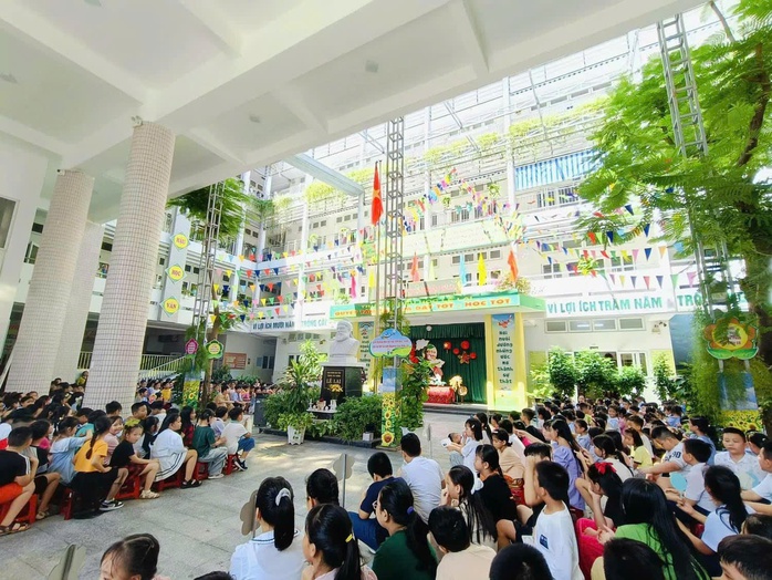 Xúc động lá thư kèm tiền ủng hộ của 1 học sinh Đà Nẵng gửi miền Bắc - Ảnh 3. Xúc động lá thư kèm tiền ủng hộ của 1 học sinh Đà Nẵng gửi miền Bắc - Ảnh 3.