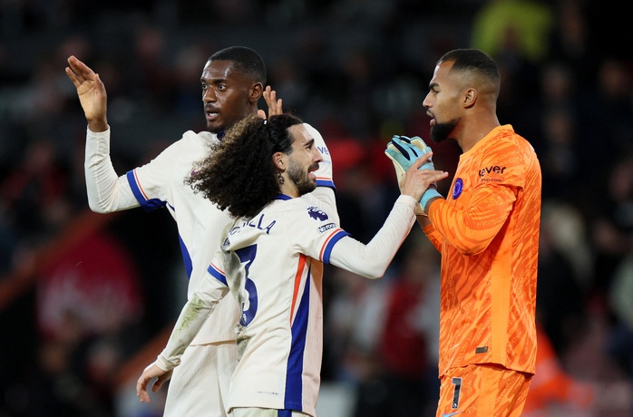 Cựu sao Man United tỏa sáng, Chelsea vỡ òa "bàn thắng vàng"- Ảnh 5. Cựu sao Man United tỏa sáng, Chelsea vỡ òa "bàn thắng vàng"- Ảnh 5.