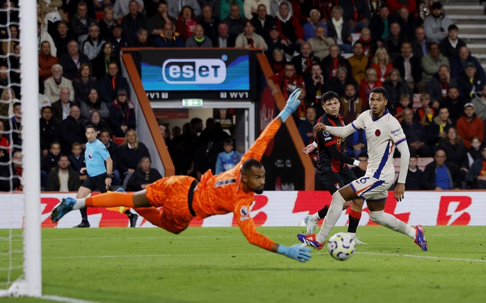 Cựu sao Man United tỏa sáng, Chelsea vỡ òa "bàn thắng vàng"- Ảnh 3. Cựu sao Man United tỏa sáng, Chelsea vỡ òa "bàn thắng vàng"- Ảnh 3.