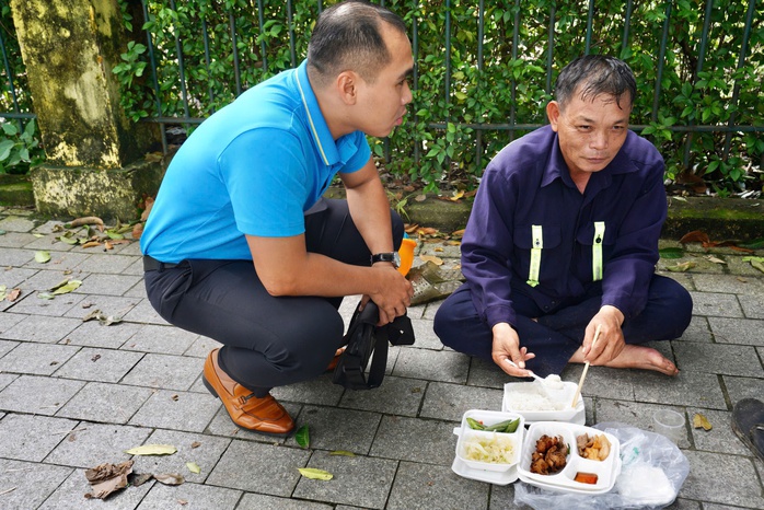 Động viên công nhân tham gia khắc phục hậu quả bão Yagi tại Hà Nội, Hải Phòng- Ảnh 5. Động viên công nhân tham gia khắc phục hậu quả bão Yagi tại Hà Nội, Hải Phòng- Ảnh 5.