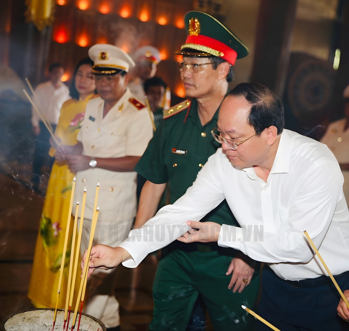 Đưa Củ Chi phát triển, xứng đáng là "Đất thép thành đồng"- Ảnh 1. Đưa Củ Chi phát triển, xứng đáng là "Đất thép thành đồng"- Ảnh 1.