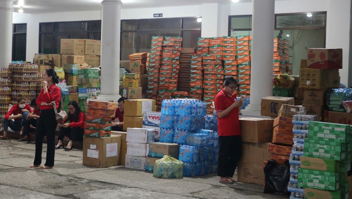 Hình ảnh mang yêu thương của Bình Dương “lên xe” hướng về miền Bắc- Ảnh 5. Hình ảnh mang yêu thương của Bình Dương “lên xe” hướng về miền Bắc- Ảnh 5.