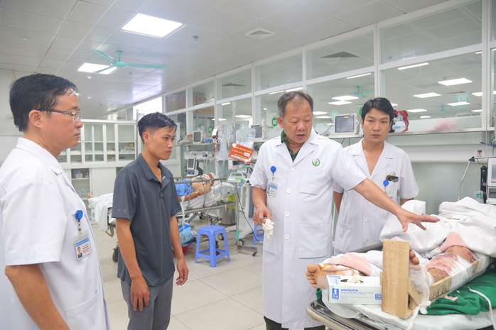 Một nạn nhân vụ sạt lở đất ở Làng Nủ đã không qua khỏi- Ảnh 2. Một nạn nhân vụ sạt lở đất ở Làng Nủ đã không qua khỏi- Ảnh 2.