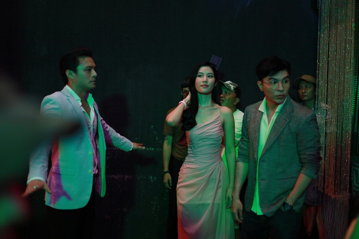 Hào quang rực rỡ showbiz Việt lên màn ảnh nhỏ!- Ảnh 4. Hào quang rực rỡ showbiz Việt lên màn ảnh nhỏ!- Ảnh 4.