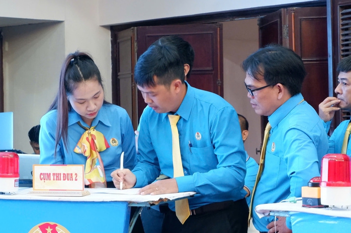 Nâng cao kiến thức pháp luật cho cán bộ Công đoàn- Ảnh 1. Nâng cao kiến thức pháp luật cho cán bộ Công đoàn- Ảnh 1.