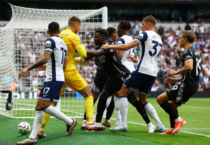 Tottenham "đá gấu" nhưng không cản được Arsenal- Ảnh 2. Tottenham "đá gấu" nhưng không cản được Arsenal- Ảnh 2.